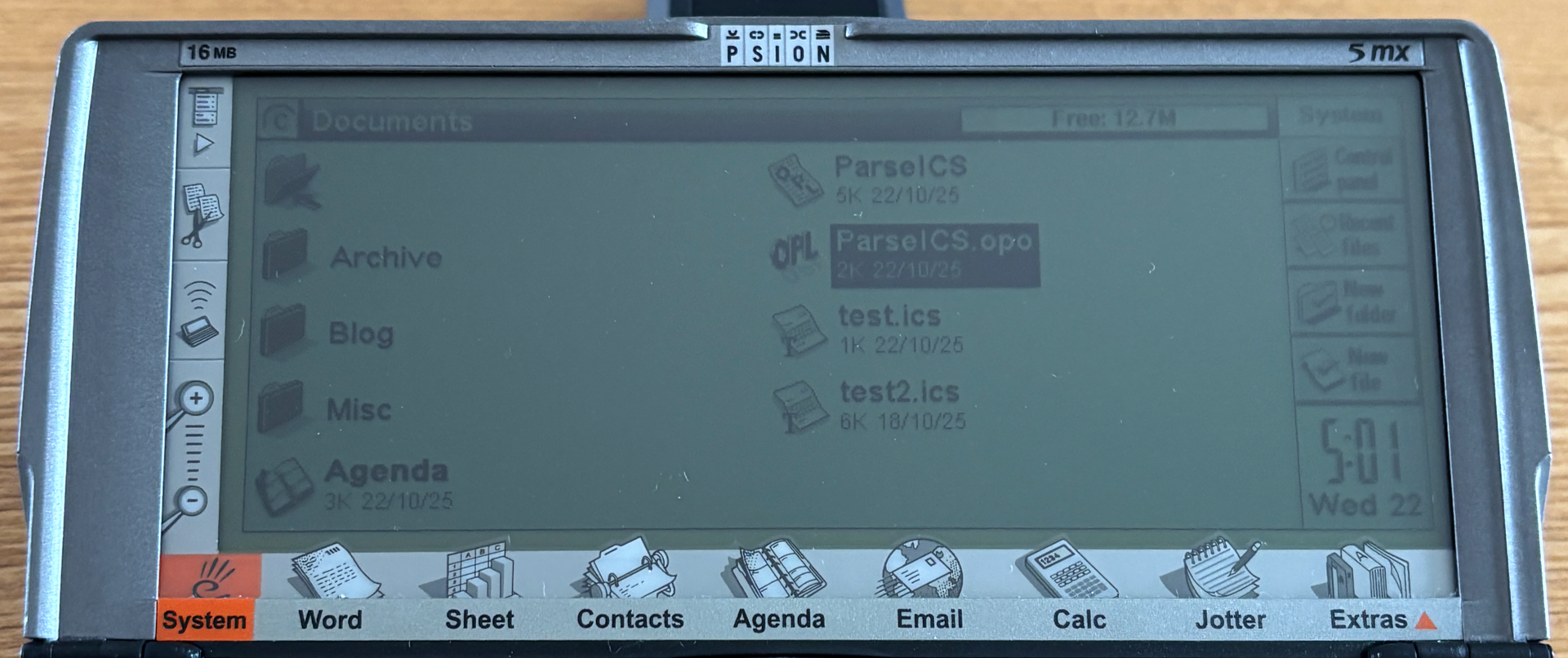 5mx with no light. Image © 2025, Tony Smith (@smittytone). All rights reserved